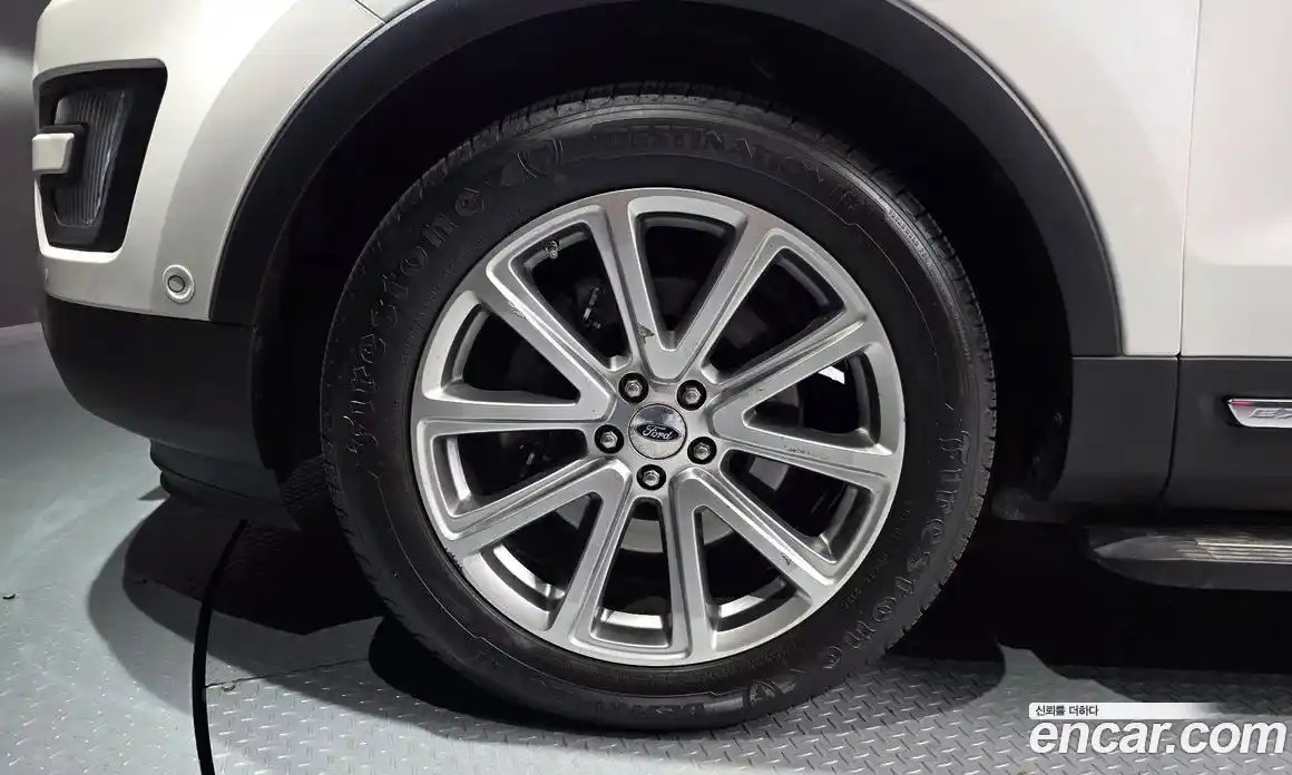 Ford Explorer 2016 2.3 гидро в Москве № 2133596, фото 5