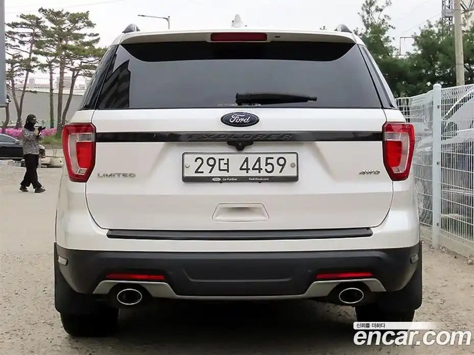 Ford Explorer 2019 3.5 гидро в Москве № 2133642, фото 4