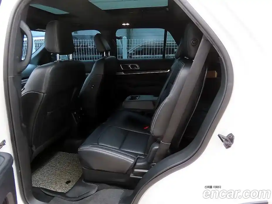 Ford Explorer 2019 3.5 гидро в Москве № 2133642, фото 6