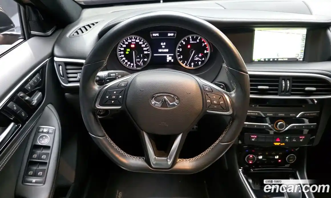Infiniti Q30 2017 2.0 гидро в Москве № 2134025, фото 19