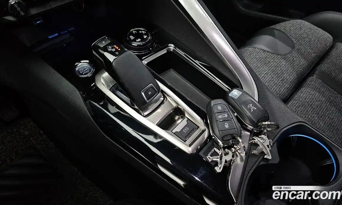 Peugeot 5008 2019 1.5 гидро в Москве, фото 12