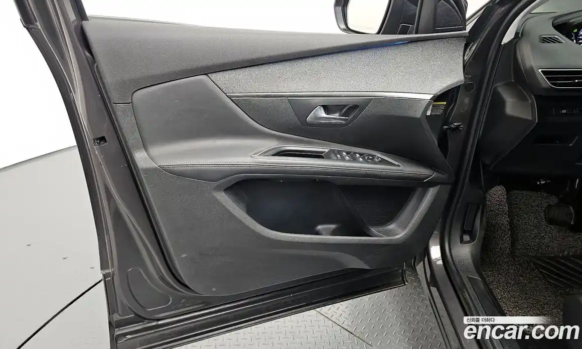 Peugeot 5008 2019 1.5 гидро в Москве, фото 14