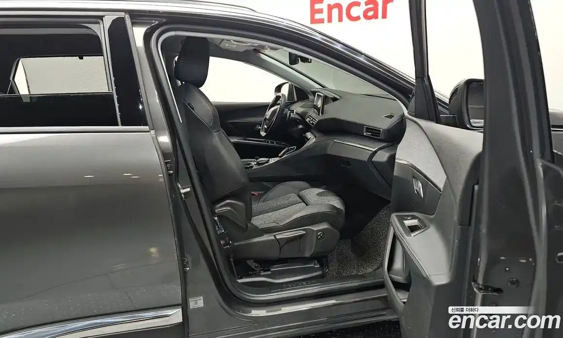 Peugeot 5008 2019 1.5 гидро в Москве, фото 16