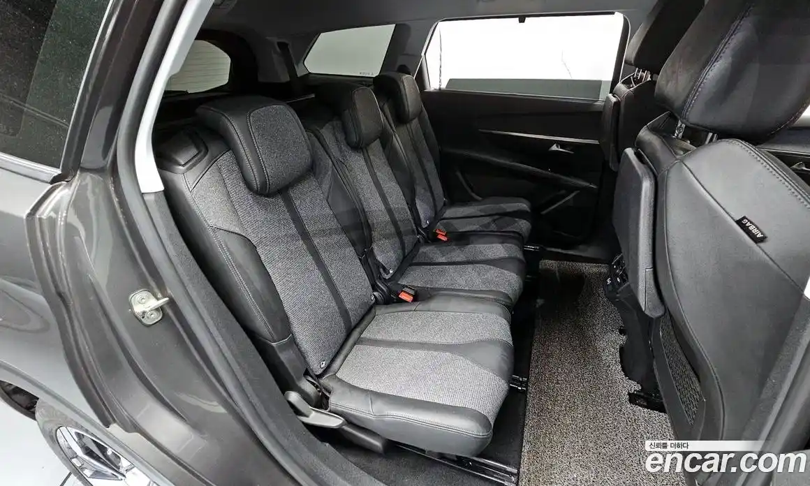 Peugeot 5008 2019 1.5 гидро в Москве, фото 17