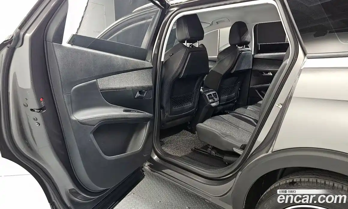 Peugeot 5008 2019 1.5 гидро в Москве, фото 18