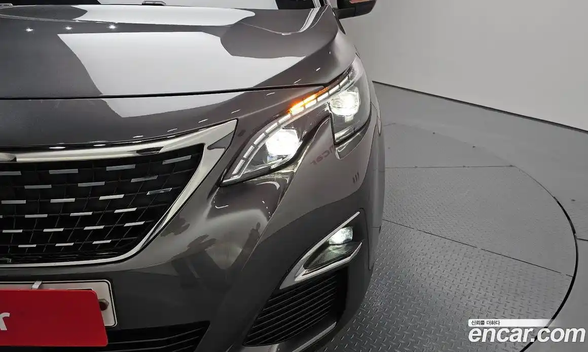 Peugeot 5008 2019 1.5 гидро в Москве, фото 8