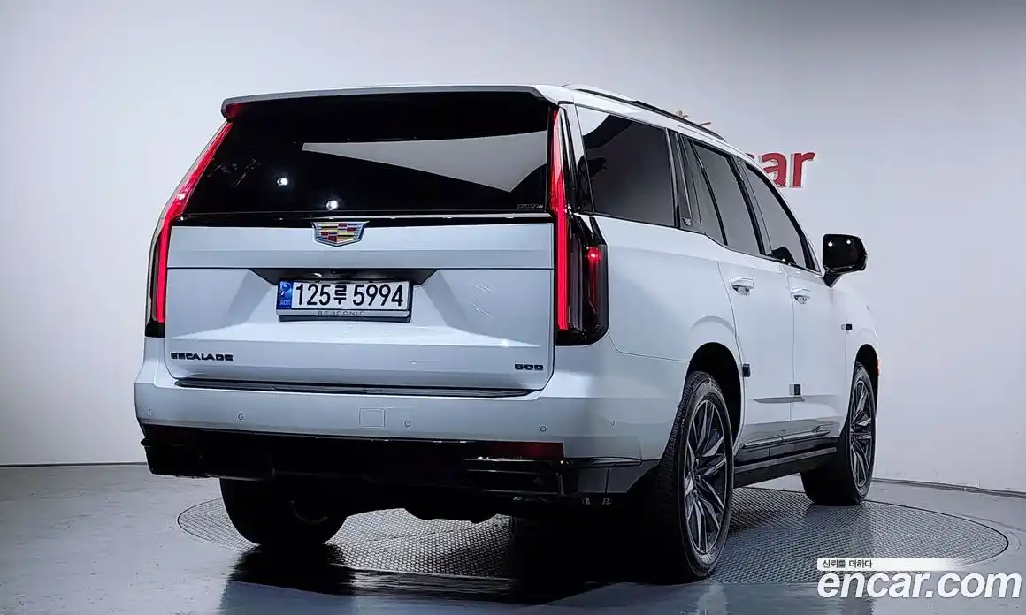 Cadillac Escalade 2022 6.2 гидро в Москве № 2134430, фото 2