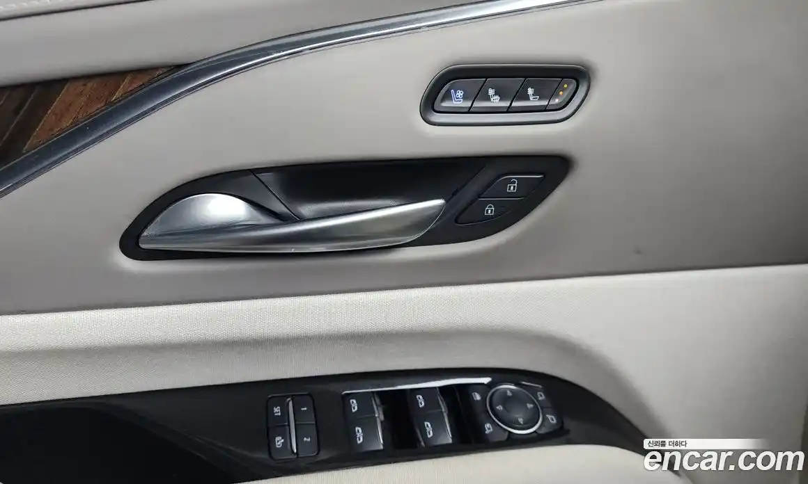 Cadillac Escalade 2022 6.2 гидро в Москве № 2134430, фото 30
