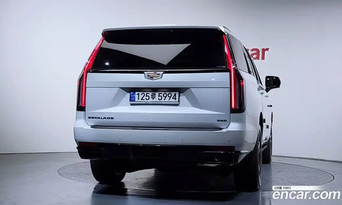 Cadillac Escalade 2022 6.2 гидро в Москве № 2134430, фото 4