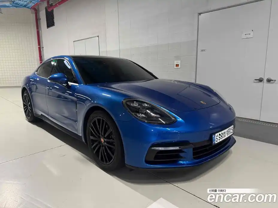 Porsche Panamera 2018 3.0 гидро в Москве № 892776, фото 1