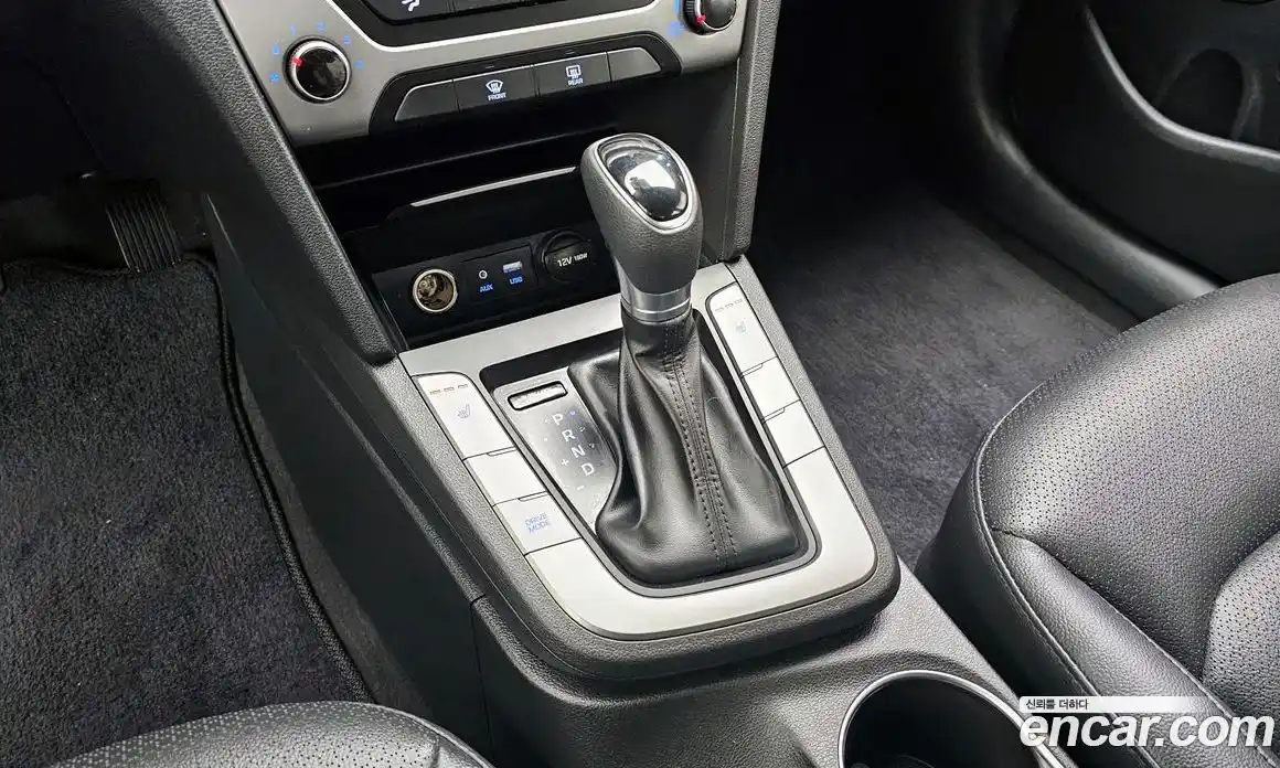 Hyundai Avante 2018 1.6 гидро в Москве № 2123233, фото 12