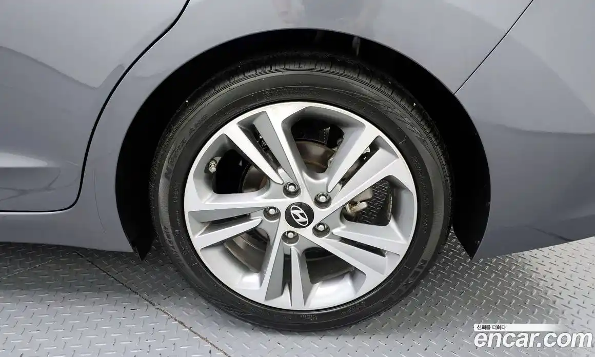 Hyundai Avante 2018 1.6 гидро в Москве № 2123233, фото 7