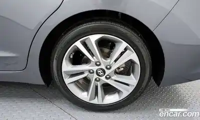 Hyundai Avante 2018 1.6 гидро в Москве № 2123233, миниатюра 7