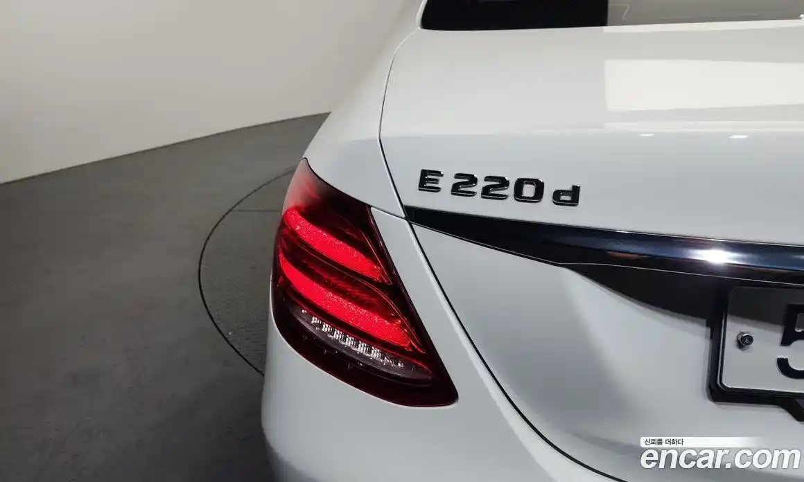 Mercedes-Benz E-Class 2018 1.9 гидро в Москве № 2124465, фото 9