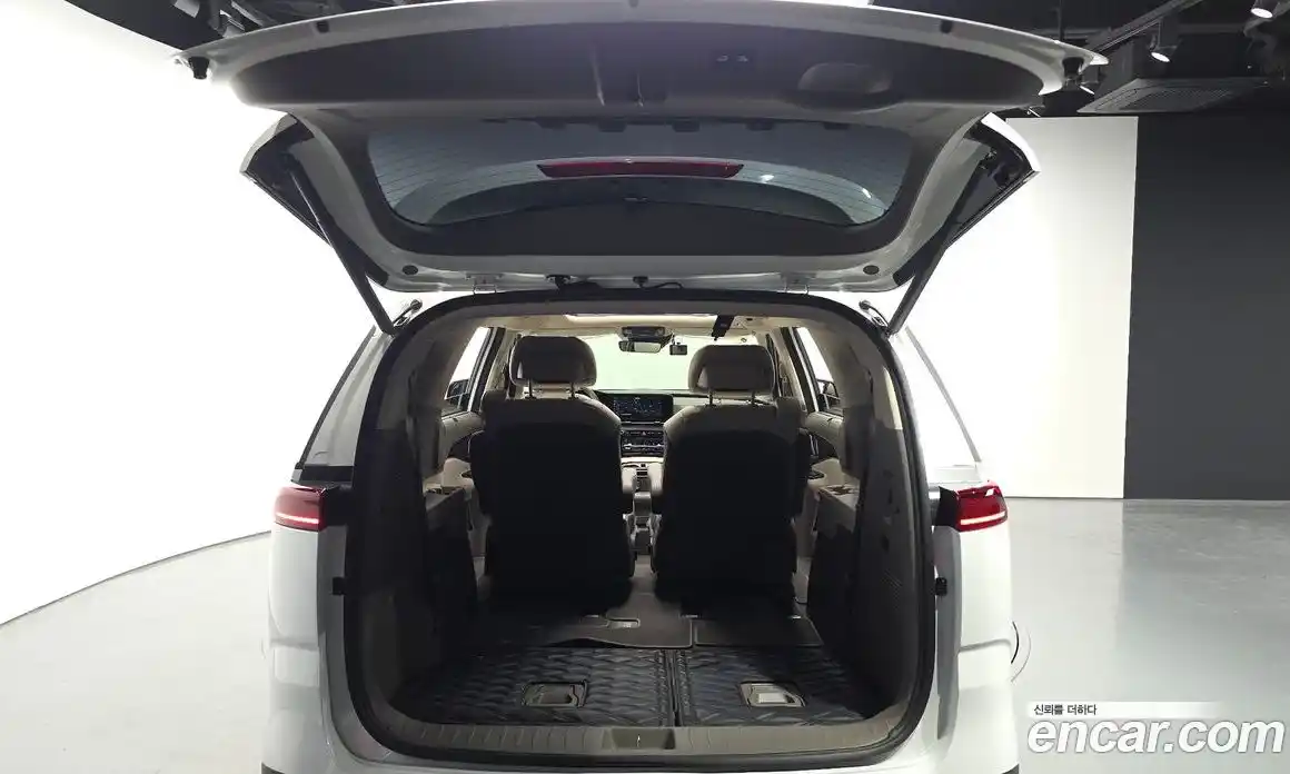 Kia Canival 2021 3.5 гидро в Москве, фото 26