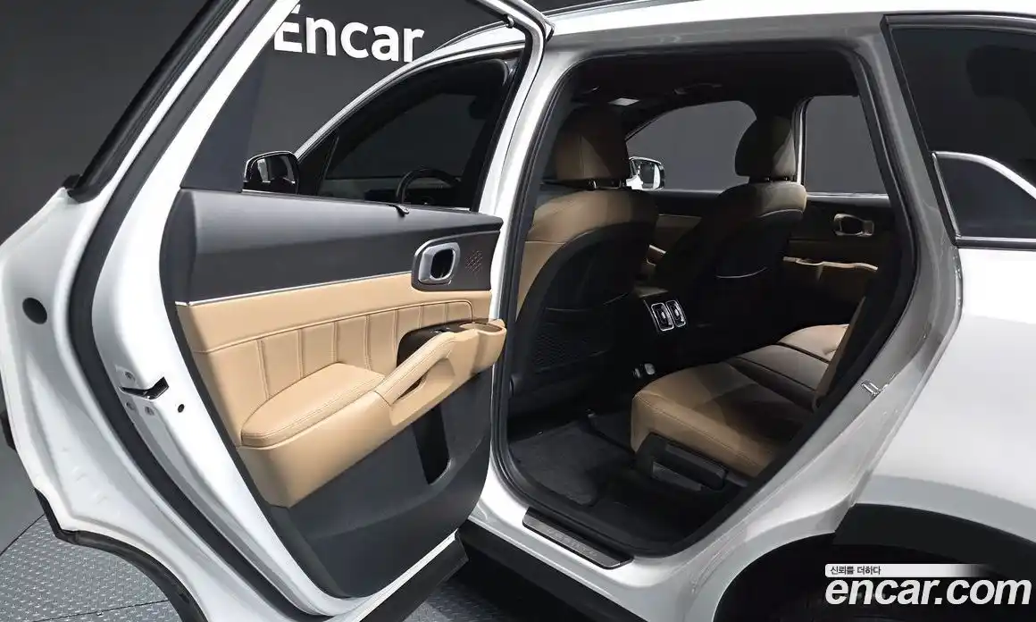 Kia Sorento 2023 1.6 гидро в Москве, фото 15