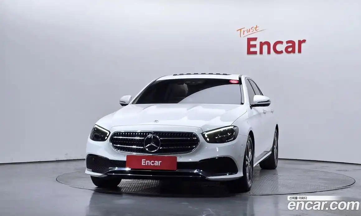 Mercedes-Benz E-Class 2023 2.0 гидро в Москве, фото 3