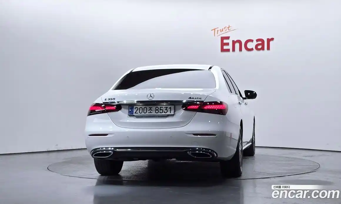Mercedes-Benz E-Class 2023 2.0 гидро в Москве, фото 4