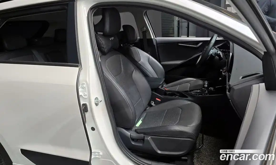 Kia Niro 2022 1.6 гидро в Москве, фото 12
