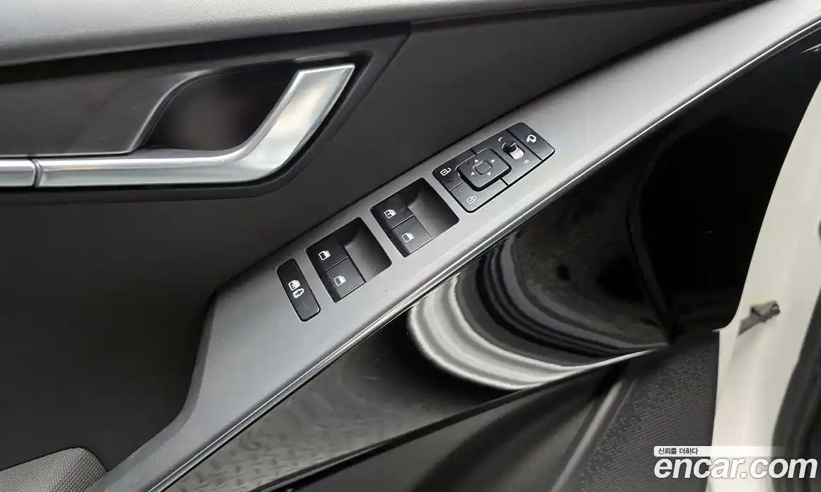 Kia Niro 2022 1.6 гидро в Москве, фото 14