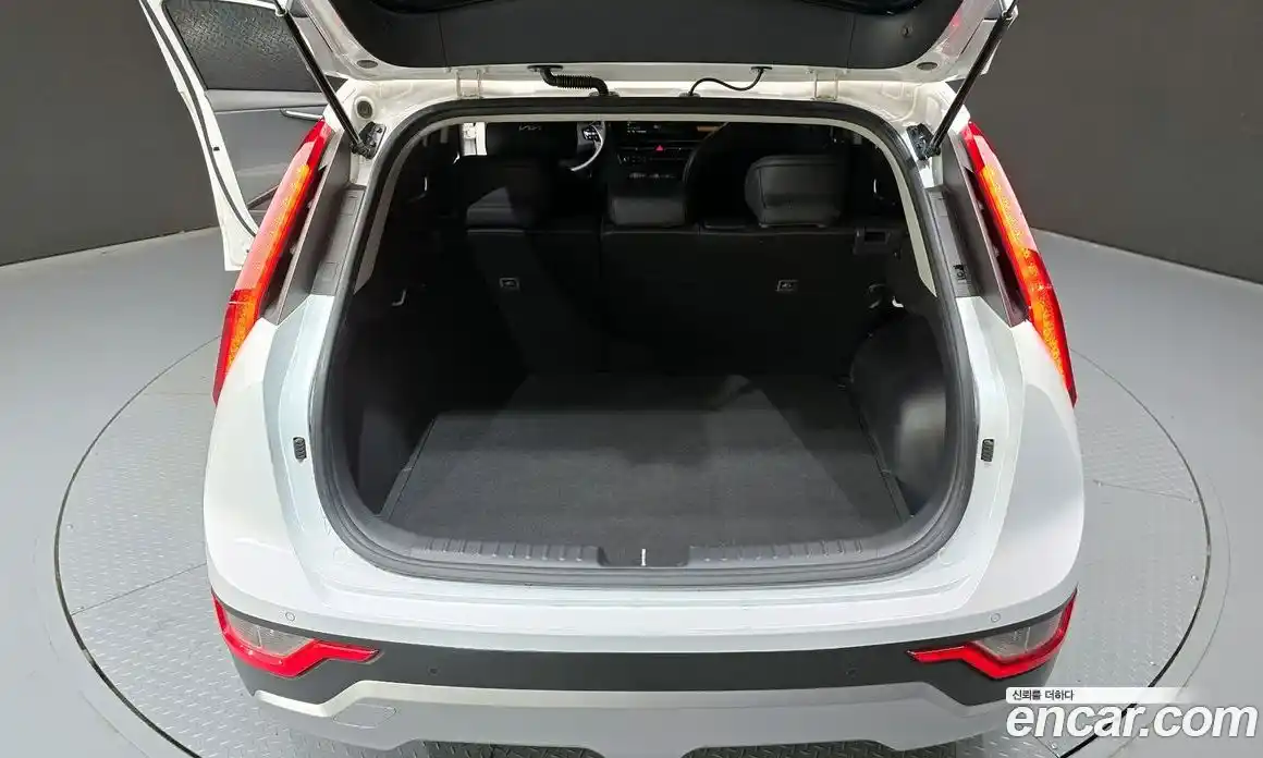 Kia Niro 2022 1.6 гидро в Москве, фото 20