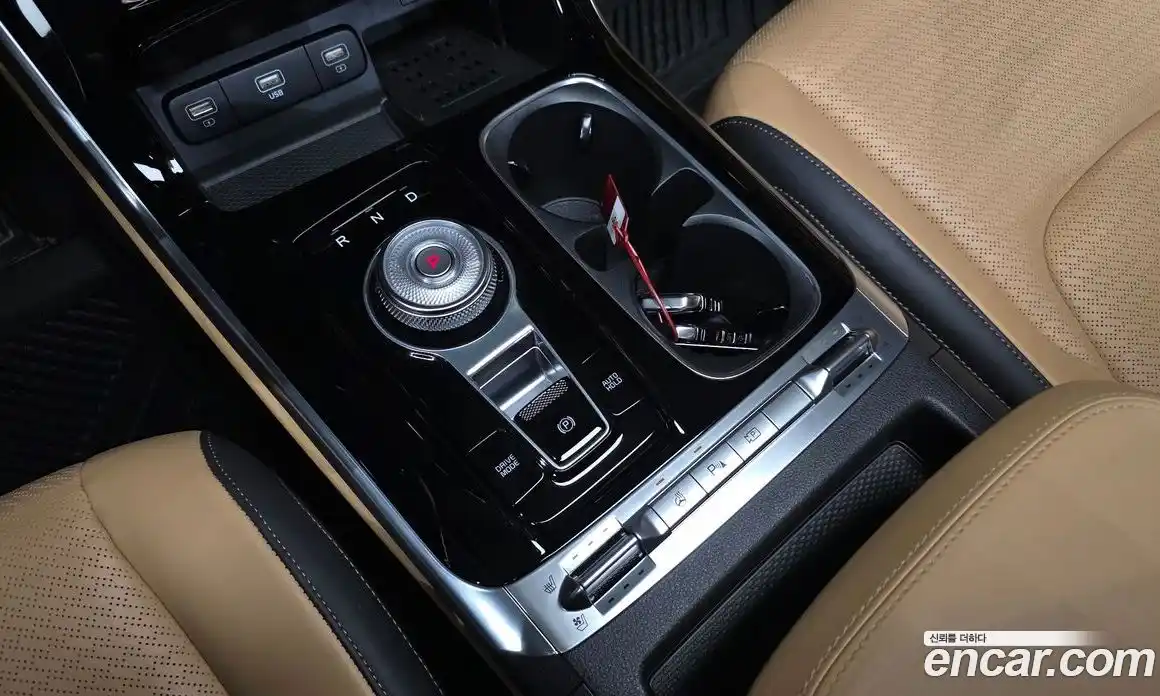 Kia Canival 2023 3.5 гидро в Москве, фото 12