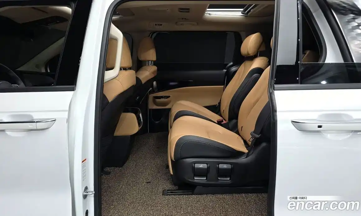 Kia Canival 2023 3.5 гидро в Москве, фото 17