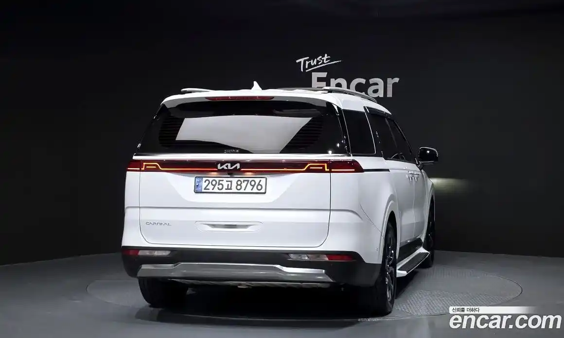 Kia Canival 2023 3.5 гидро в Москве, фото 4