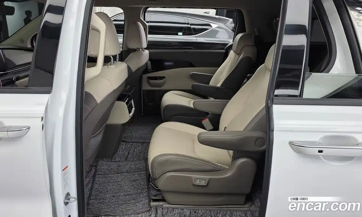 Kia Canival 2023 2.2 гидро в Москве, фото 16