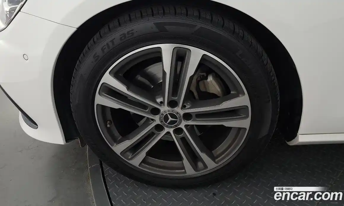 Mercedes-Benz E-Class 2023 2.0 гидро в Москве, фото 5