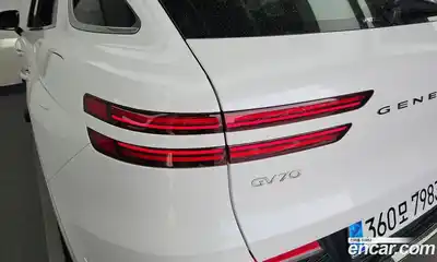Genesis GV70 2023 2.5 гидро в Москве № 2125570, миниатюра 9