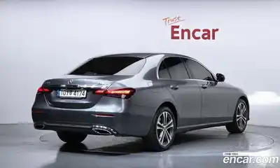 Mercedes-Benz E-Class 2021 2.0 гидро в Москве № 2125631, миниатюра 2