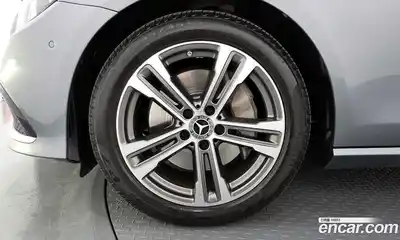 Mercedes-Benz E-Class 2021 2.0 гидро в Москве № 2125631, миниатюра 5