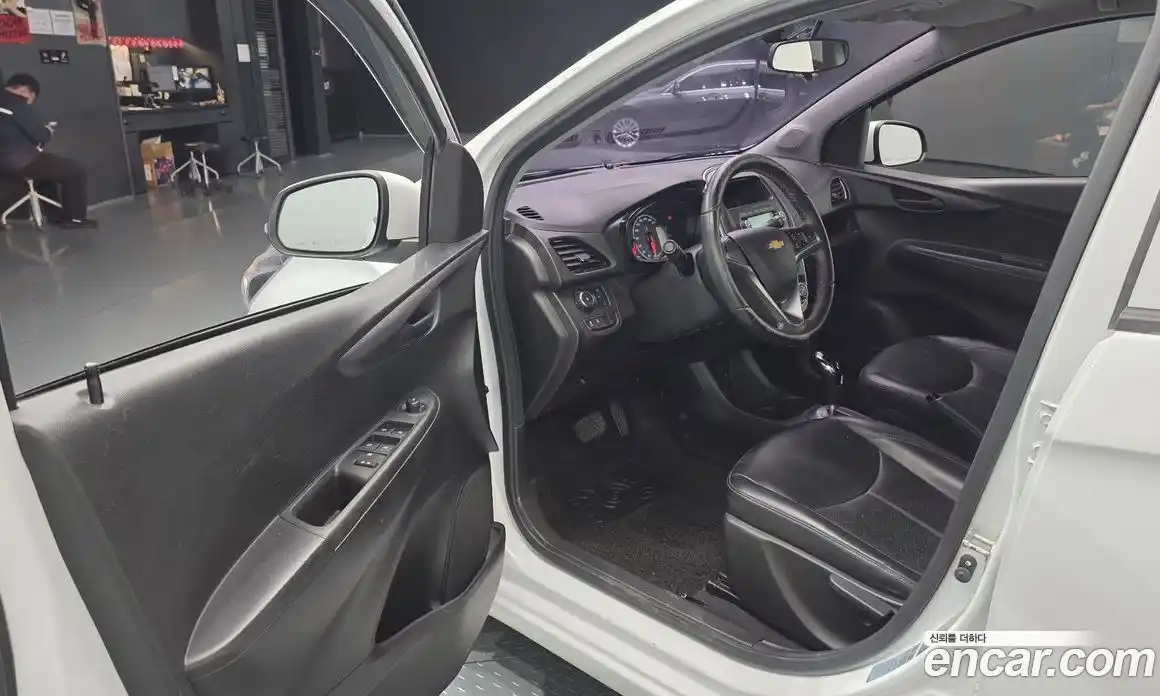 Chevrolet Spark 2016 1.0 гидро в Москве, фото 13