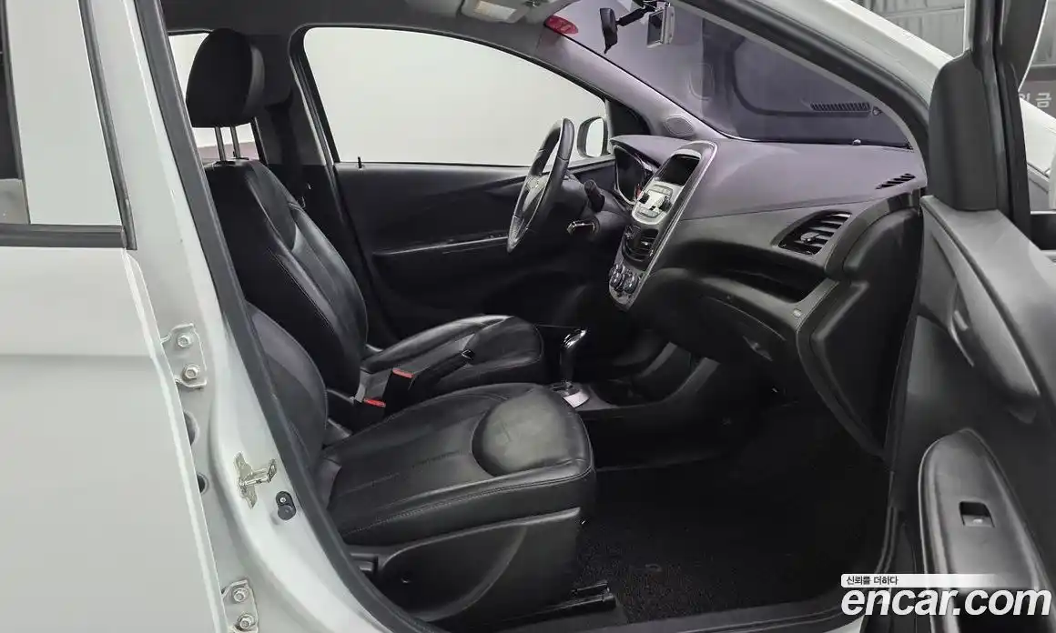 Chevrolet Spark 2016 1.0 гидро в Москве, фото 16