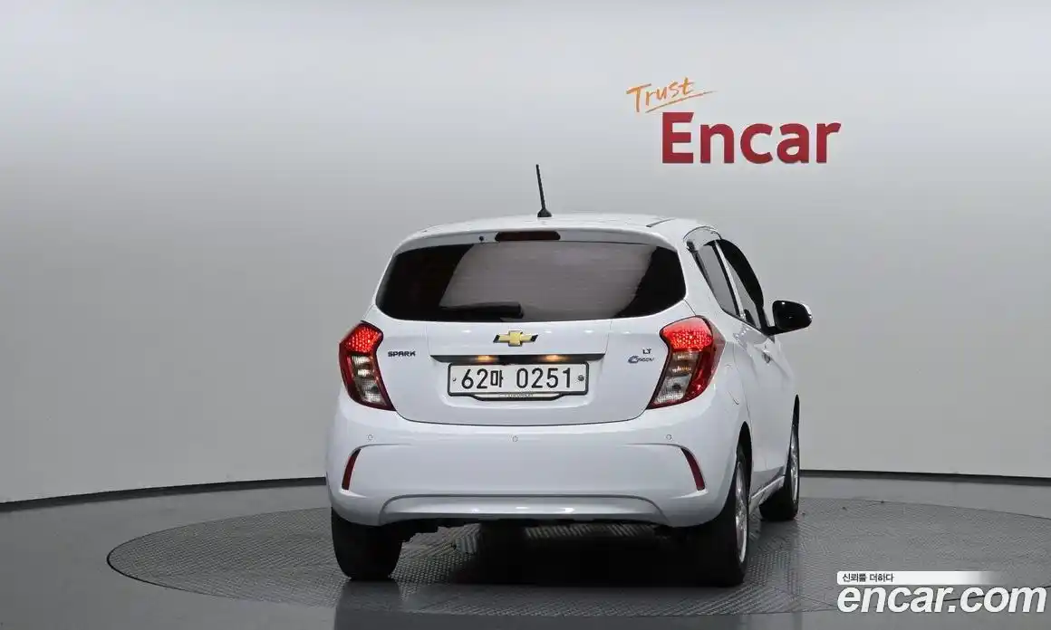 Chevrolet Spark 2016 1.0 гидро в Москве, фото 4