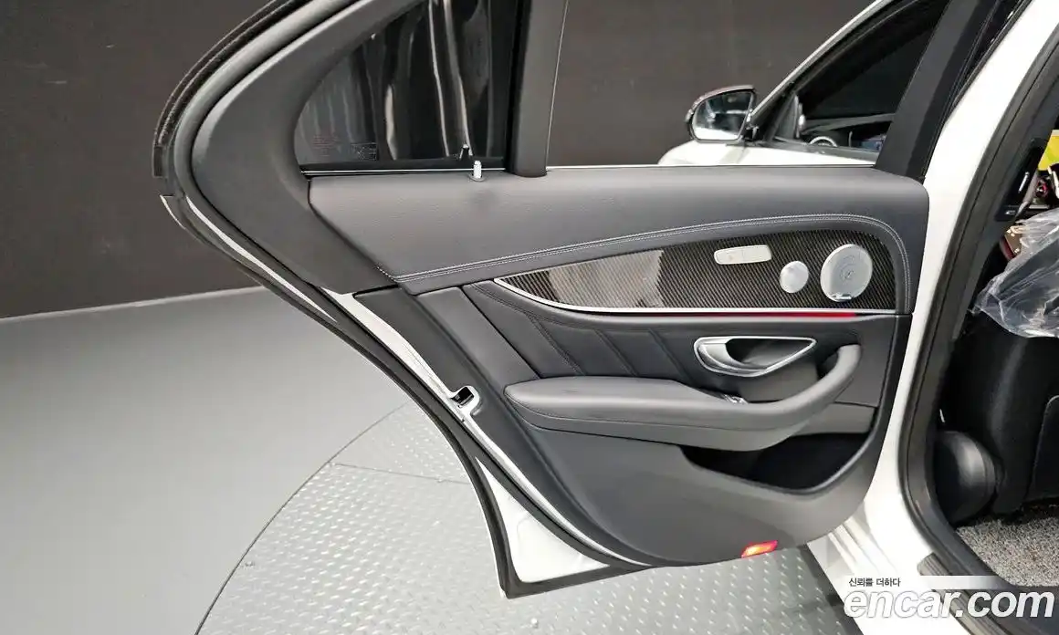 Mercedes-Benz E-Class 2018 4.0 гидро в Москве, фото 15