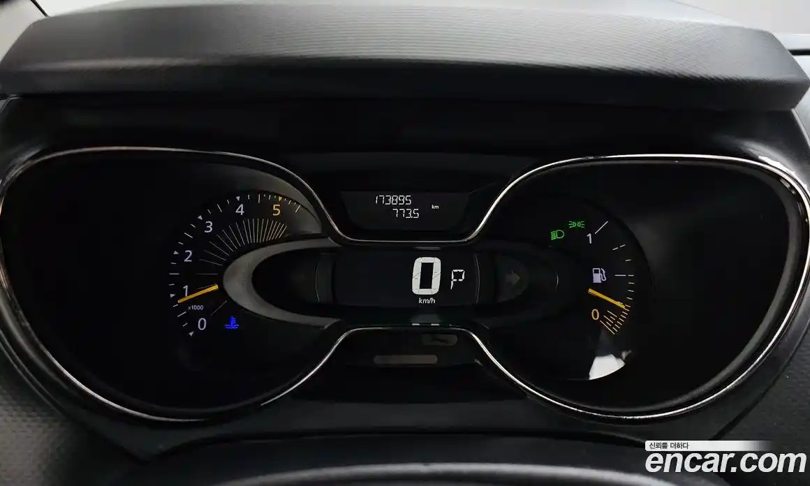 Renault QM3 2016 1.5 гидро в Москве № 2129429, фото 11