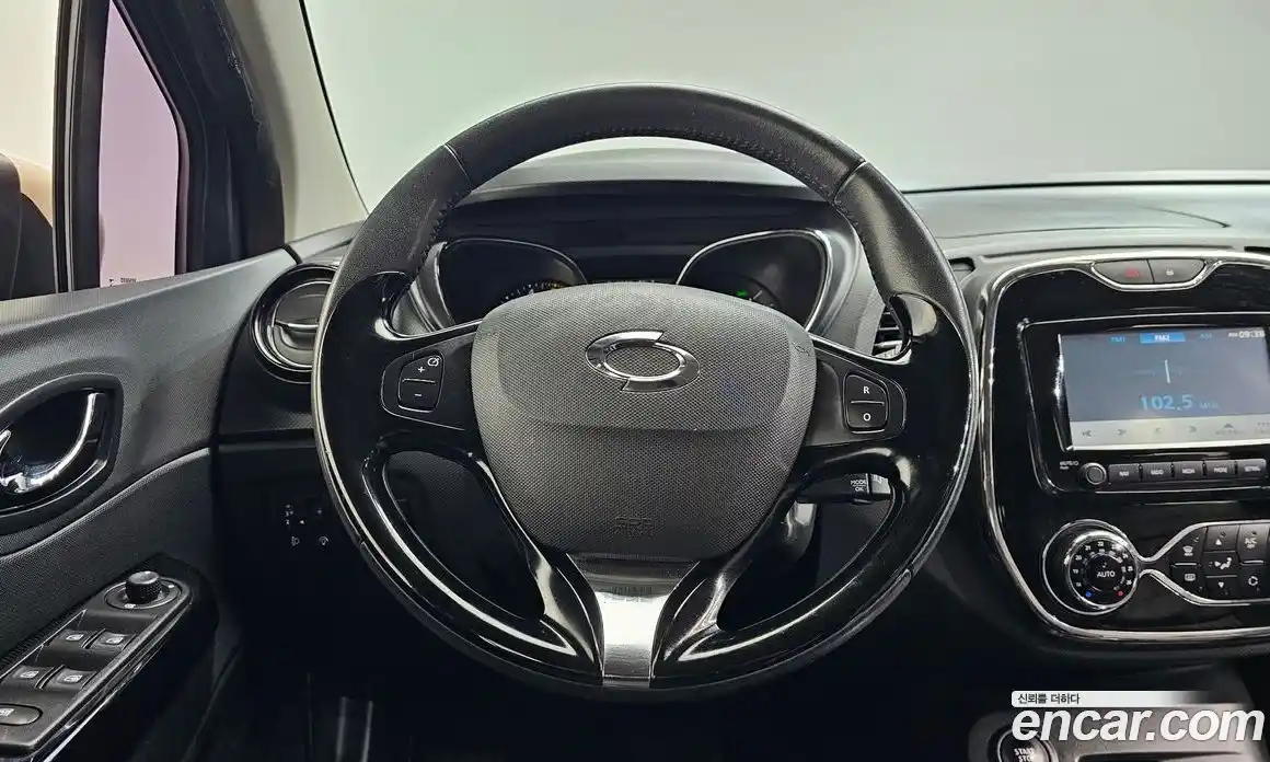 Renault QM3 2016 1.5 гидро в Москве № 2129429, фото 20
