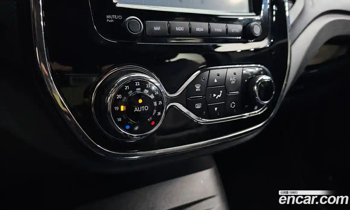 Renault QM3 2016 1.5 гидро в Москве № 2129429, фото 30