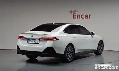 BMW 5-Series, 2025
