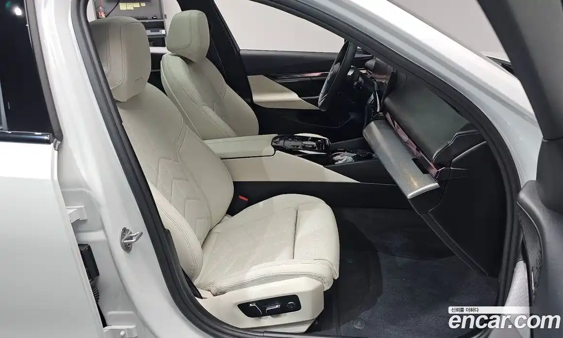 BMW 5-Series 2025 2.0 гидро в Москве, фото 17
