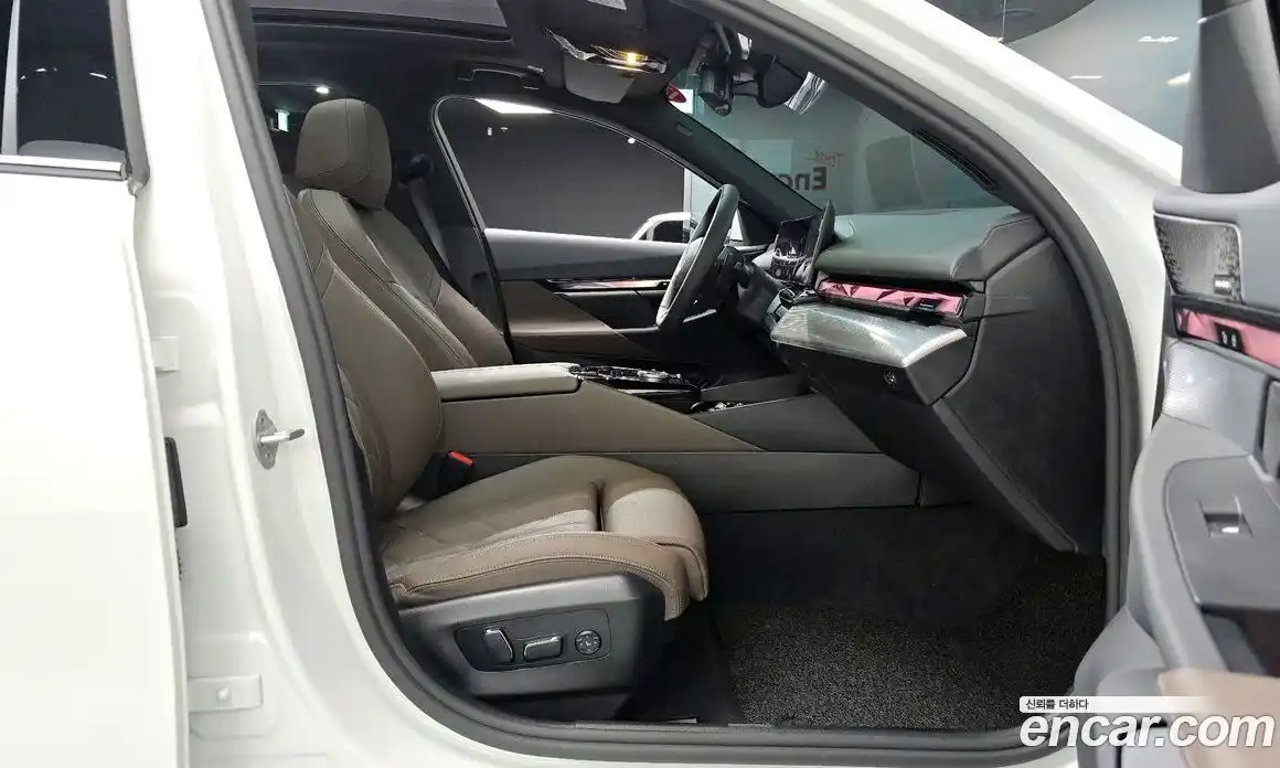 BMW 5-Series 2025 2.0 гидро в Москве, фото 16