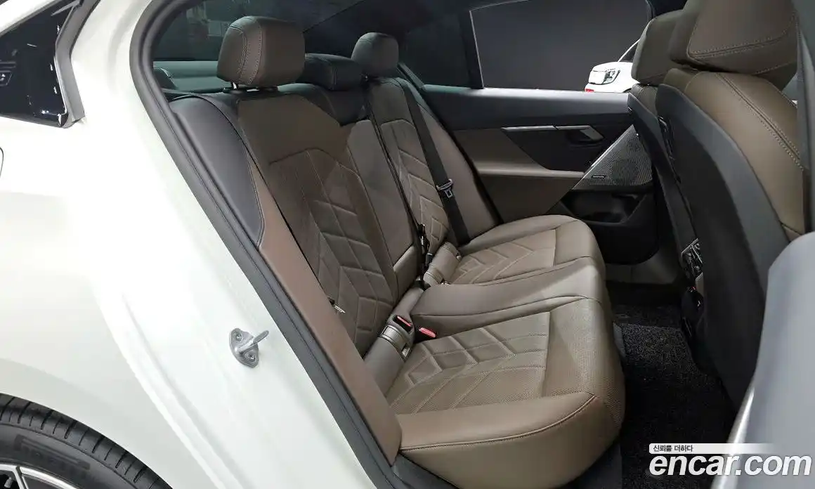 BMW 5-Series 2025 2.0 гидро в Москве, фото 17