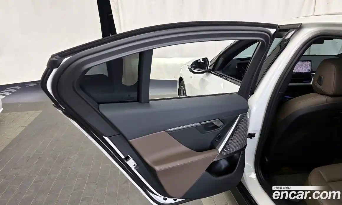 BMW 5-Series 2023 2.0 гидро в Москве, фото 15