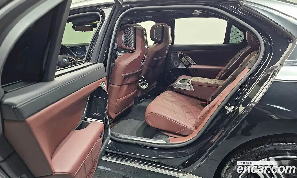 BMW 7-Series 2024 3.0 гидро в Москве, фото 16