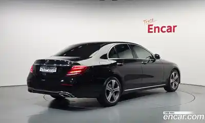Mercedes-Benz E-Class 2019 2.0 гидро в Москве № 2130960, миниатюра 2