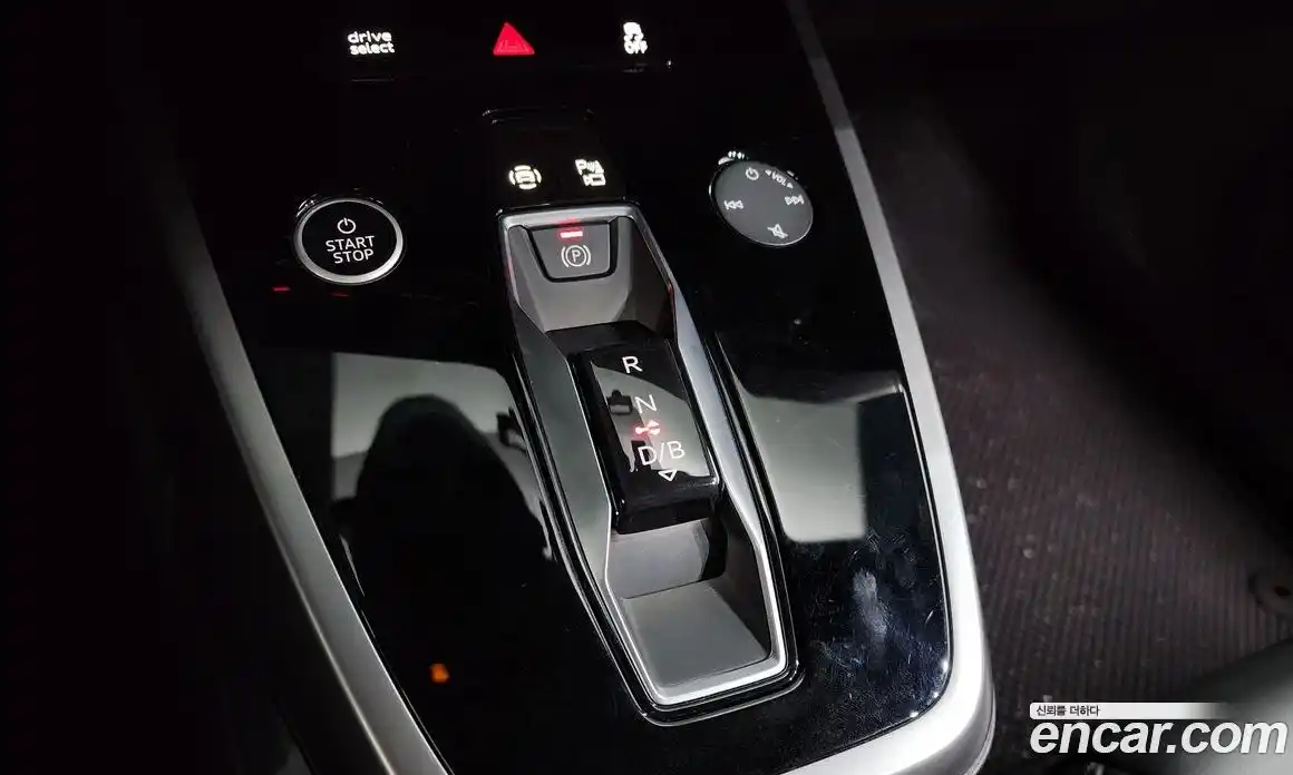 Audi Q4 e-tron 2023 0.2 гидро в Москве № 2130991, фото 9