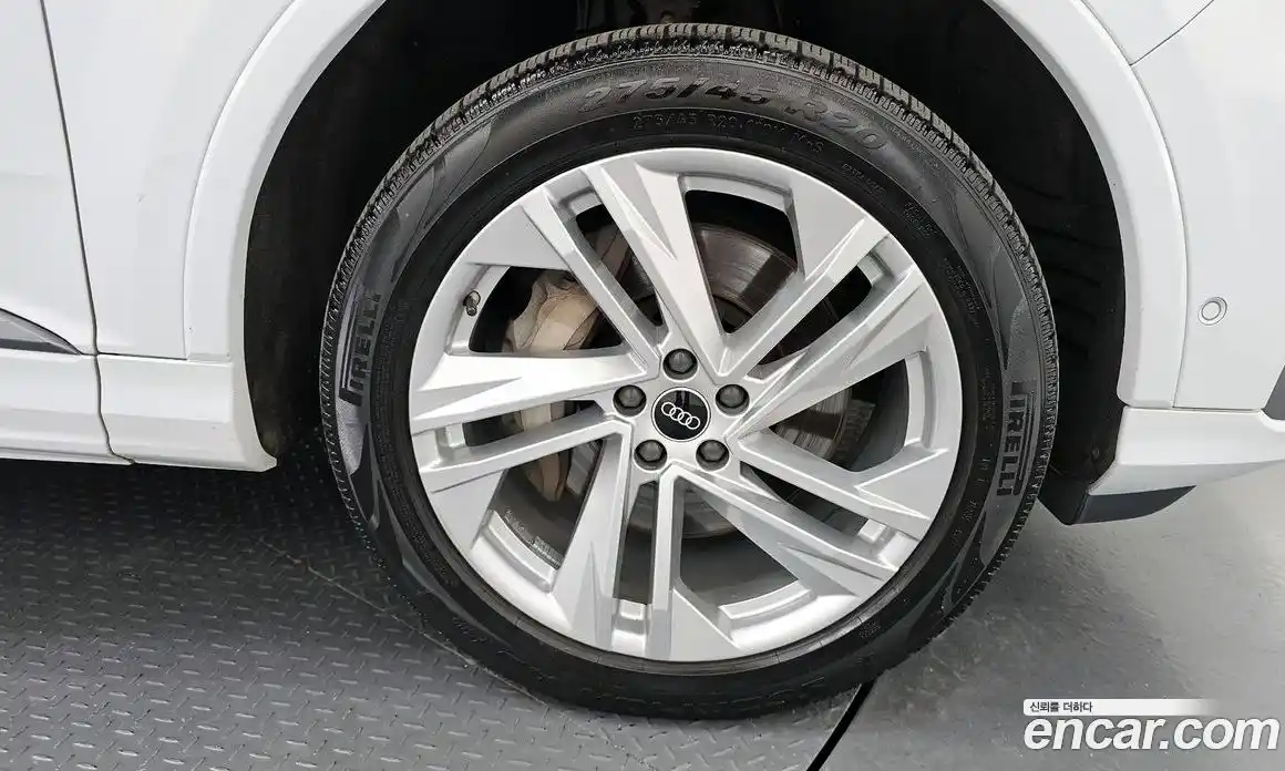 Audi Q7 2021 3.0 гидро в Москве № 2131258, фото 6