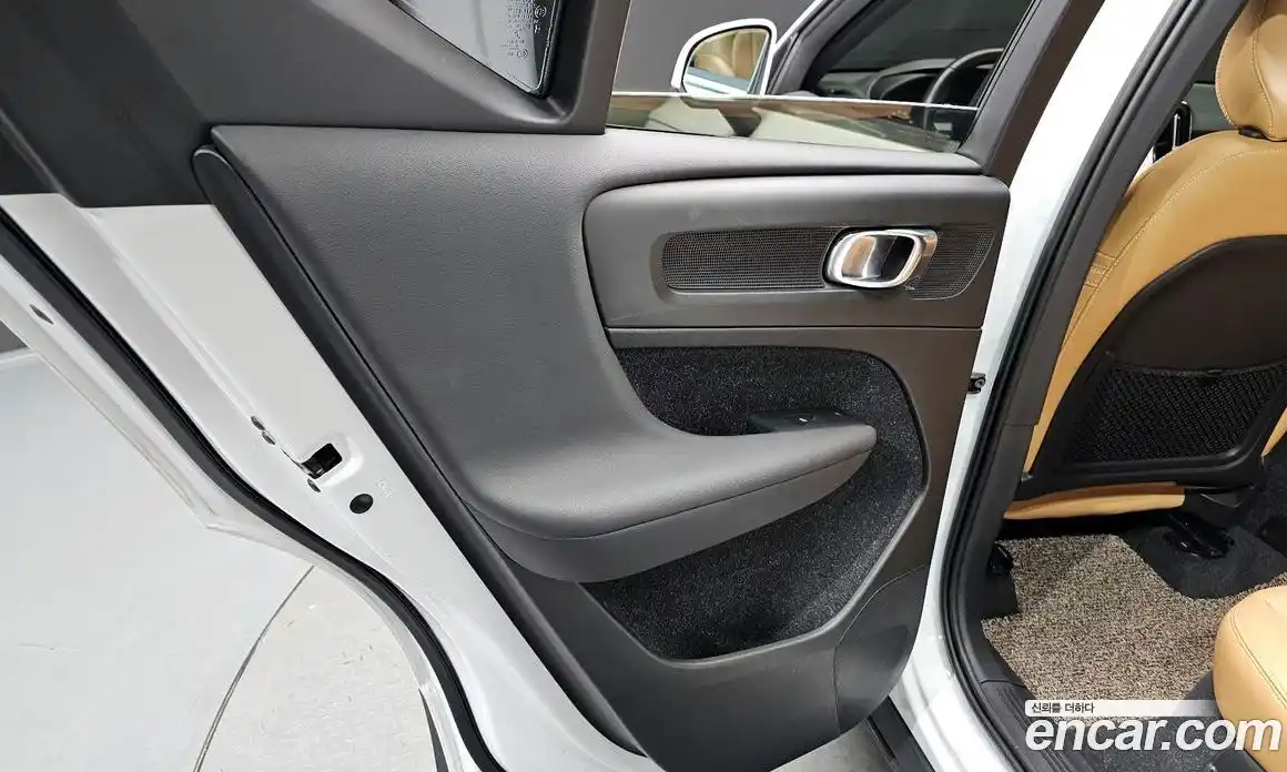 Volvo XC40 2019 2.0 гидро в Москве, фото 15